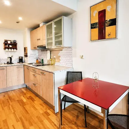 With A View Of The Old Town, Large Balcony, 2br Korter *
